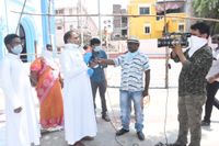 Interview Father Sundar met lokale omroep